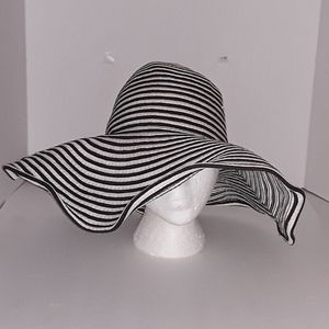 Sunhat - Magid Hats Paper Black & White Sunhat - EUC